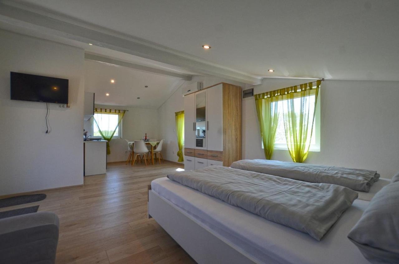 Bavica Apartments โรวีน ภายนอก รูปภาพ