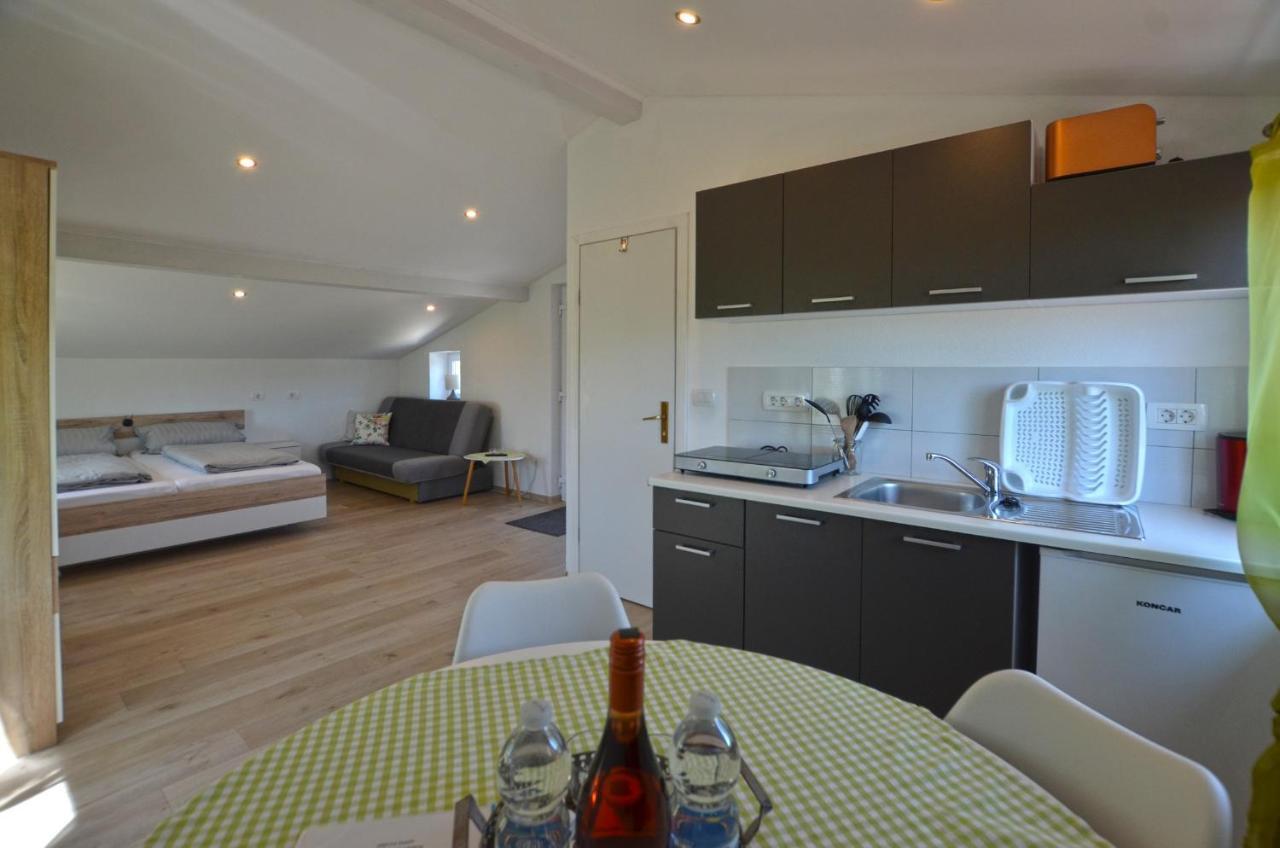 Bavica Apartments โรวีน ภายนอก รูปภาพ