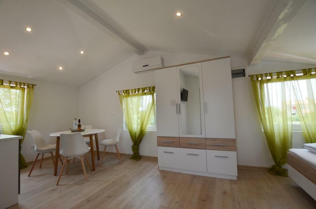 Bavica Apartments โรวีน ภายนอก รูปภาพ